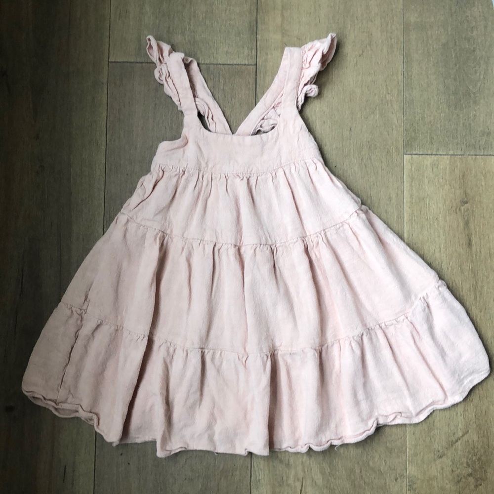 Adorable summer dress. Light pink.